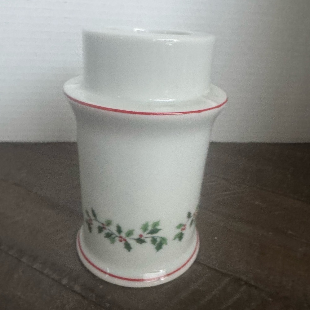 Colonial of Cape Cod Holly Berry Candle Holder